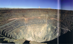 5　採掘場　大穴